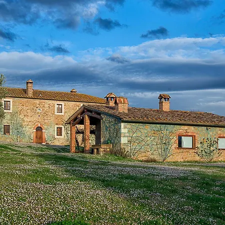 Le Sorbelle D'orcia Con Piscina