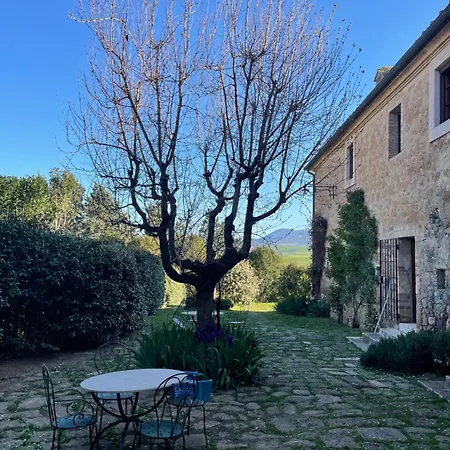 Le Sorbelle D'orcia Con Piscina مزرعة للإقامة