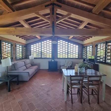 Le Sorbelle D'orcia Con Piscina مزرعة للإقامة