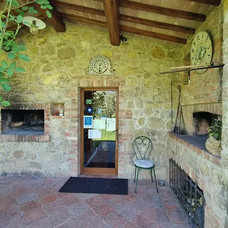 Le Sorbelle D'orcia Con Piscina مزرعة للإقامة