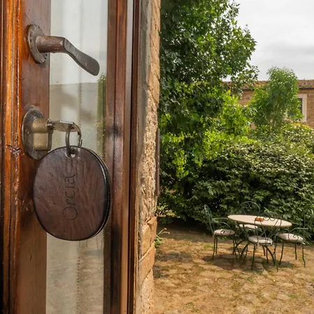 Le Sorbelle D'orcia Con Piscina مزرعة للإقامة *